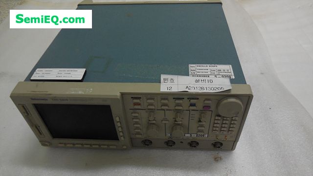 TEKTRONIX TDS 540B  (Digitizing Oscilloscope)(SN :